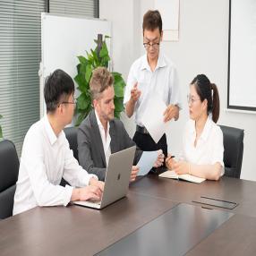 Имаме силен екип за научноизследователска и развойна дейност и можем да разработваме и произвеждаме продукти според