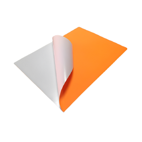 Какво представлява самозалепващият се материал?